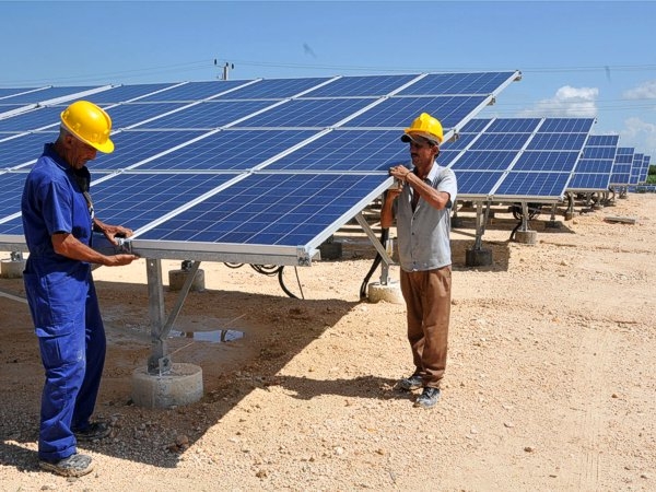 central de energía solar oruro