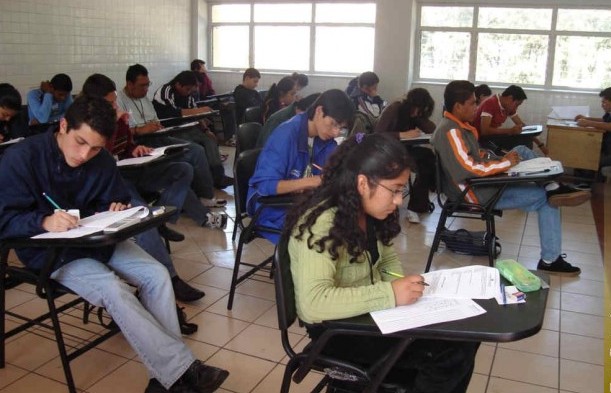 Educación media en México