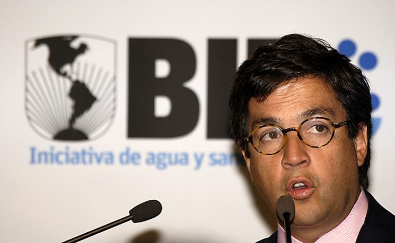 luis alberto moreno bid